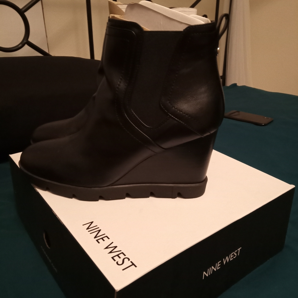 Brand New Never Worn Nine West Wedges